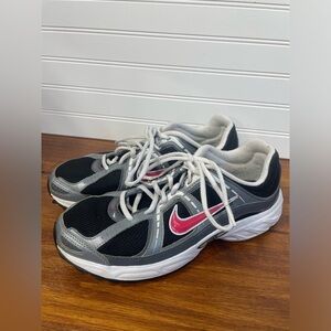 Nike Black and Pink Compete 2 Athletic Active Running Shoes Women’s Size 11 GUC